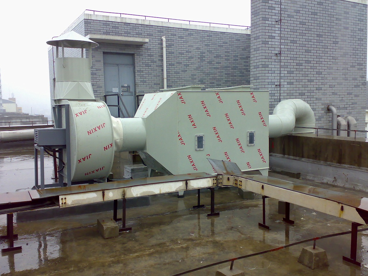 風(fēng)機(jī)及活性炭過濾系統(tǒng)